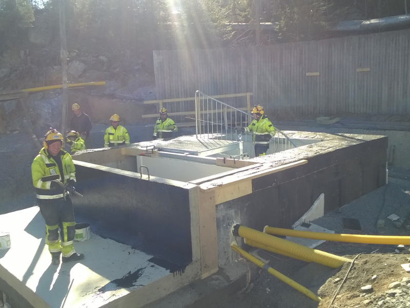 Sandvikin kaivinkoneiden testikaivoksen maanrakennuksen työmaata.